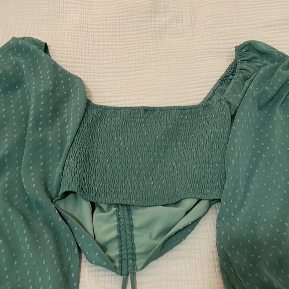 smocked crop top with cute pattern - Picture 3 of 3